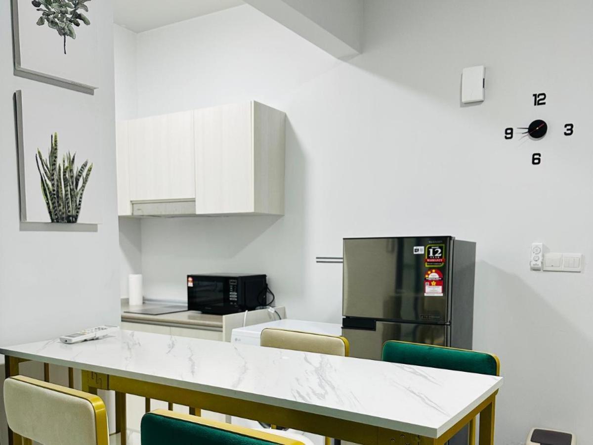 Botiza Suites At Jesselton Quay Kota Kinabalu Zewnętrze zdjęcie