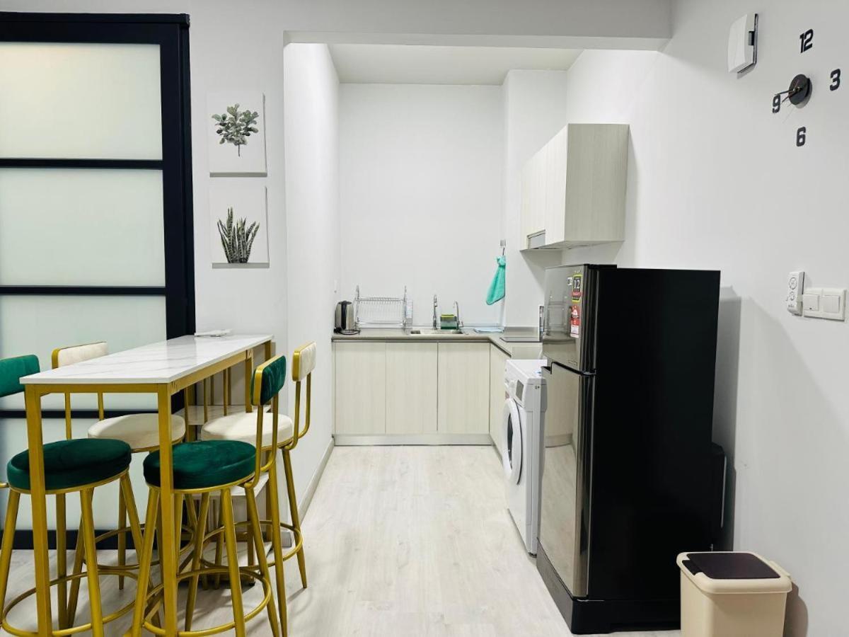 Botiza Suites At Jesselton Quay Kota Kinabalu Zewnętrze zdjęcie